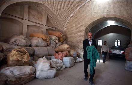 کارگاه قالی بافی سنتی به روایت تصاویر