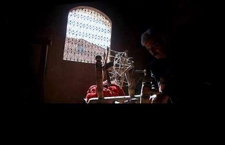 کارگاه قالی بافی سنتی به روایت تصاویر