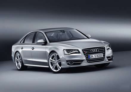 ماشين آئوديs8 (2012 Audi S8) نقره ای