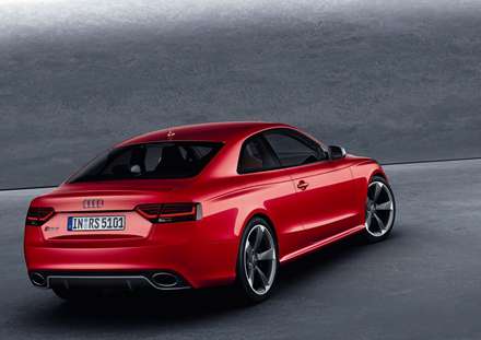 ماشين آئوديrs5 (2012 Audi RS5) قرمز
