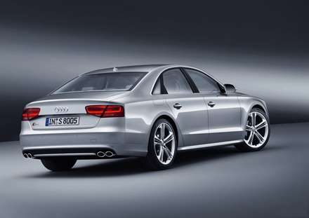 ماشين آئوديs8 (2012 Audi S8) نقره ای