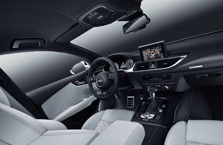 داخل ماشين آئوديs7 (2012 Audi S7) نقره ای