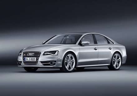 ماشين آئوديs8 (2012 Audi S8) نقره ای