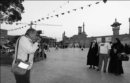 عکاسان حرم حضرت فاطمه معصومه (س) در قاب تصاویر