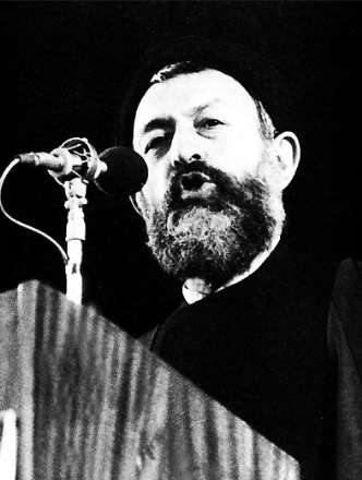 آیت الله شهید بهشتی در قاب تصاویر