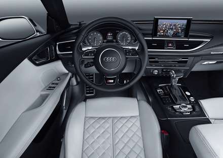 داخل ماشين آئوديs7 (2012 Audi S7) نقره ای