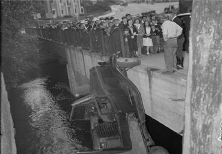 نود سال پیش اینطوری تصادف می کردند!