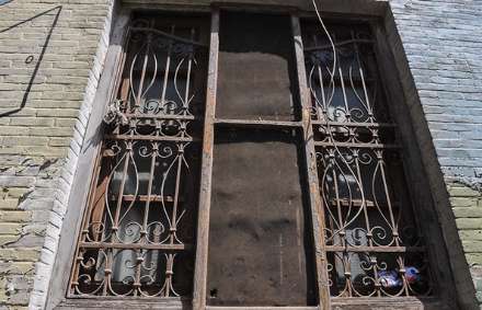 حال خانه‌ی "صادق هدایت " خوب نیست