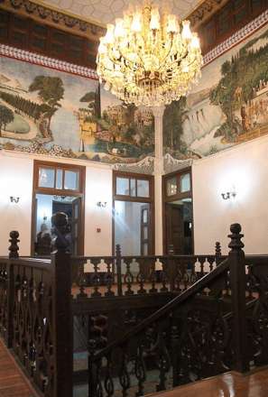 عمارت زیبای «شاپوری» در شیراز