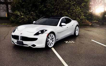 نمایی از ماشین بی ام و