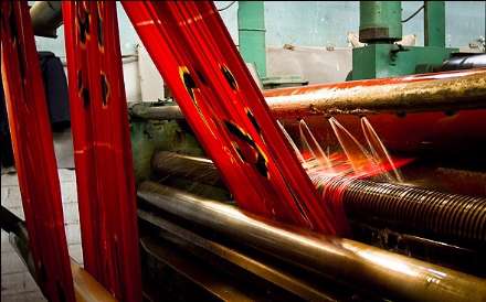 گزارش تصویری از کارخانه پارچه بافی  در تهران