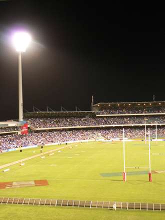 استادیوم ورزشی