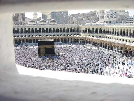 كعبه از نماي پنجره