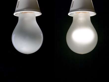 يك لامپ روشن و يك لامپ خاموش