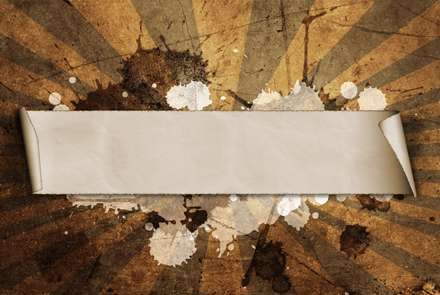 قاب گرافيكي كاغذي سفيد روي صفحه اي قهوه اي