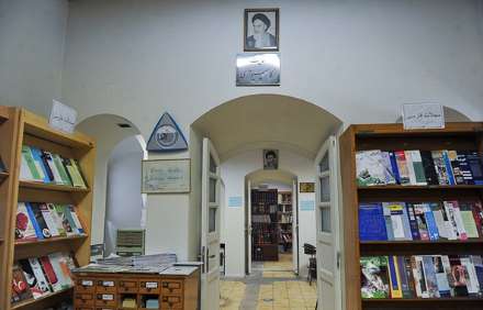 حال خانه‌ی "صادق هدایت " خوب نیست