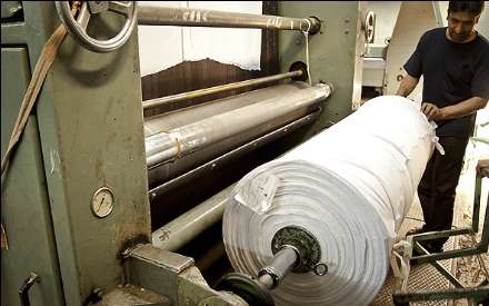 گزارش تصویری از کارخانه پارچه بافی  در تهران