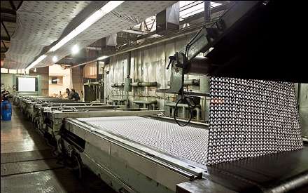 گزارش تصویری از کارخانه پارچه بافی  در تهران