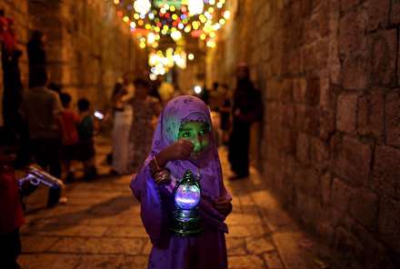 كودكان در جشن عيد فطر ماه مبارك رمضان