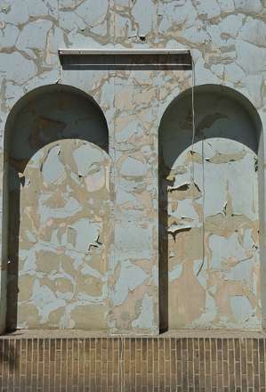 حال خانه‌ی "صادق هدایت " خوب نیست