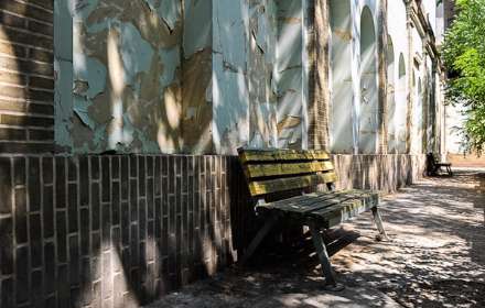 حال خانه‌ی "صادق هدایت " خوب نیست