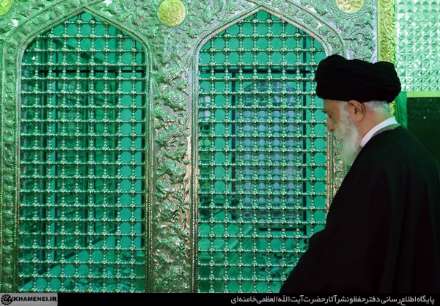 حضور مقام معظم رهبری در گلزار شهدای بجنورد و امام‌زاده عباس ابن موسی (ع)