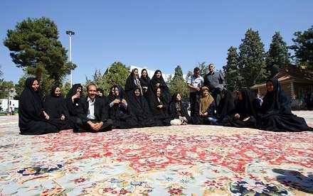 رونمایی از سومین فرش بزرگ دنیا