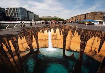 نقاشی‌های سه‌بعدی روی آسفالت