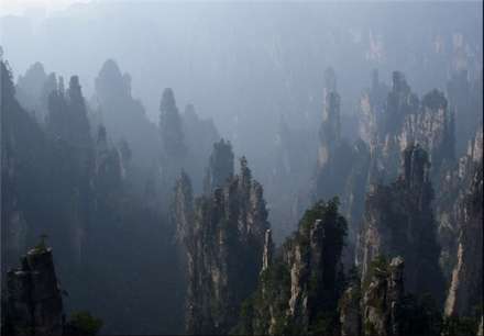 پارک ستون‌های صخره‌ای «چانگ ژیاژیه»