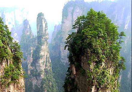 پارک ستون‌های صخره‌ای «چانگ ژیاژیه»