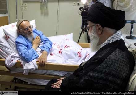 عیادت از آیت‌الله حسن‌زاده آملی