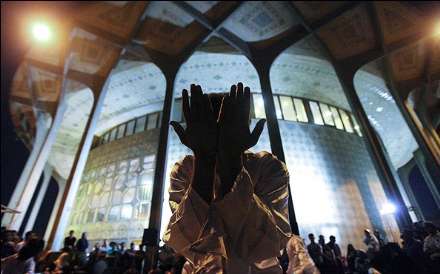 گزارش تصویری از اجرای نمایش پیامبر (ص)