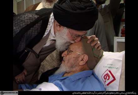 عیادت از آیت‌الله حسن‌زاده آملی