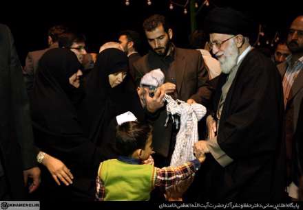 حضور مقام معظم رهبری در گلزار شهدای بجنورد و امام‌زاده عباس ابن موسی (ع)