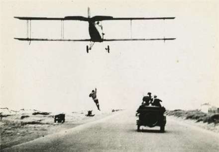 بدل‌کاری در آسمان 1920