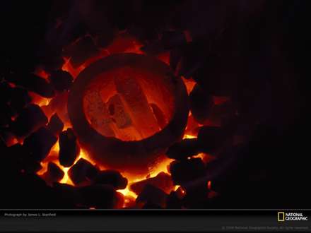 تصويري از نحوه ذوب كردن شمش هاي فلزي