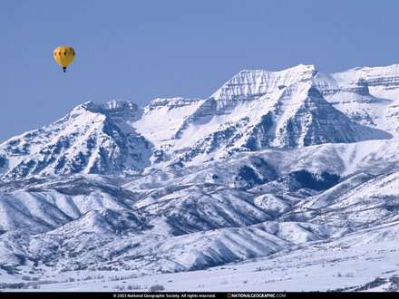 يك بالون بر فراز كوهستان