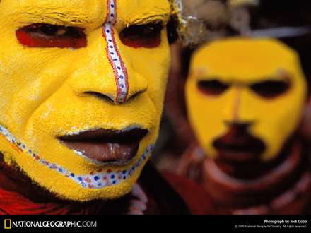 مردان با صورت رنگ شده