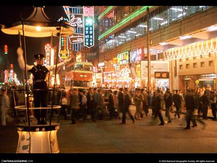 پليس راهنمايي و رانندگي در يكي از خيابان هاي چين