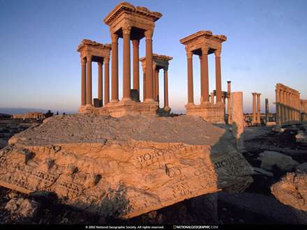 یک بنای قدیمی سنگی