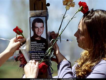 يادبود يك نوجوان فوت شده