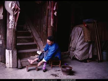 پيرمردي با پاهاي عجيب