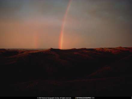 رنگین کمان در کوهستان