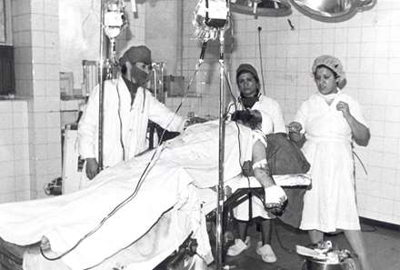 تصوير شهيد محمد مفتح در اتاق عمل