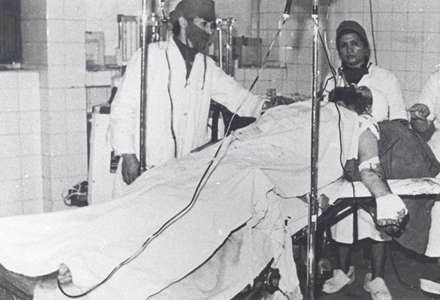 تصوير شهيد محمد مفتح در اتاق عمل