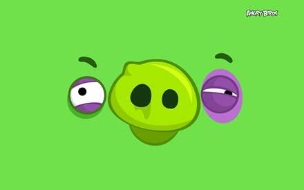 تصوير يك موجود سبز در بازي پرندگان عصباني (angry birds)