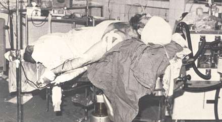 تصوير شهيد محمد مفتح در اتاق عمل