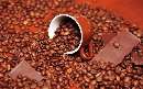 انبوهی از دانه های قهوه