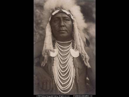 عكس يك سرخ پوست