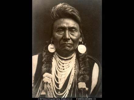 عكس يك سرخ پوست